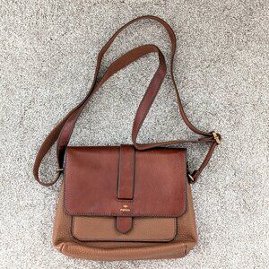 Fossil crossbody brown bag. Gold accents.